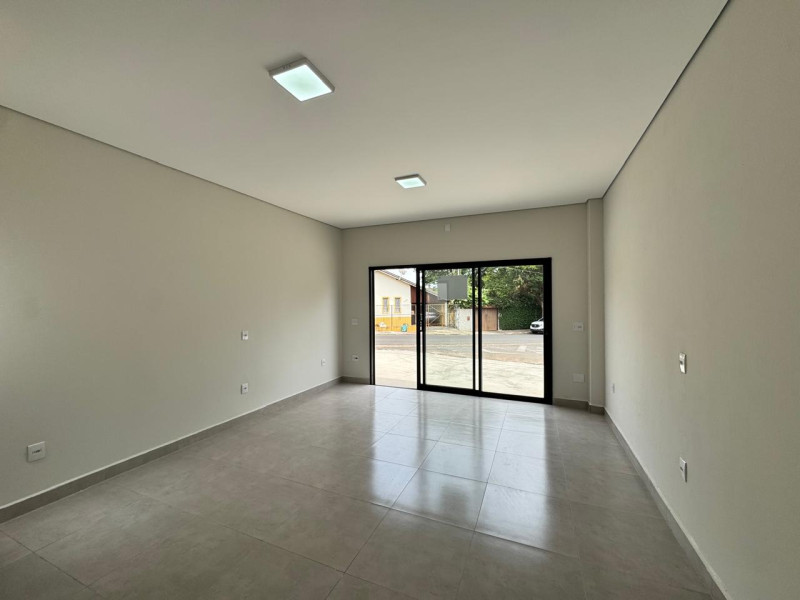 SALA COMERCIAL PRAÇA JOB SALTO 25M2