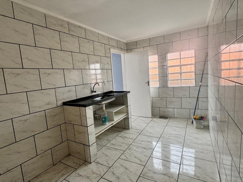 CASA COM 1 DORMITORIO - SUITE