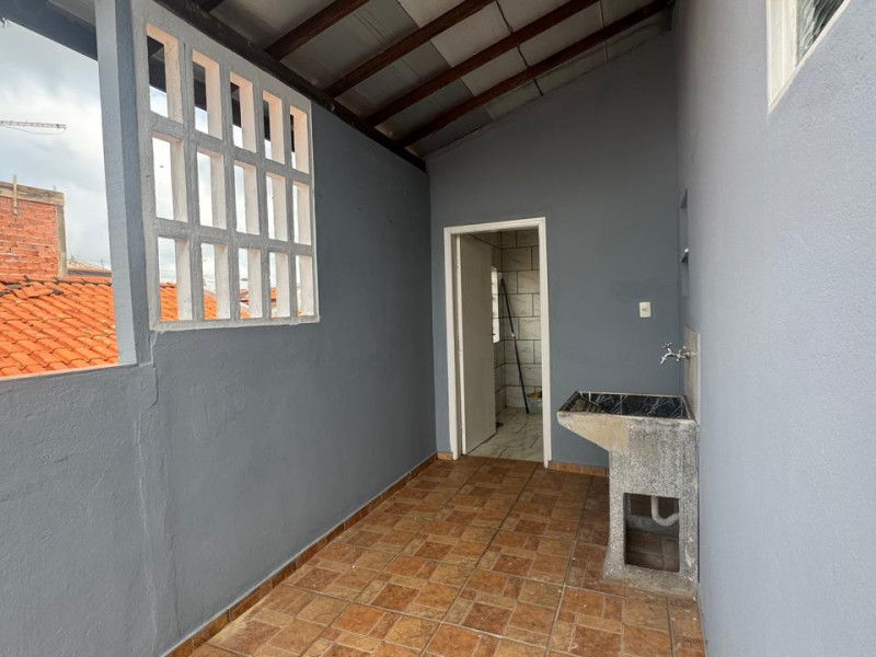 CASA COM 1 DORMITORIO - SUITE