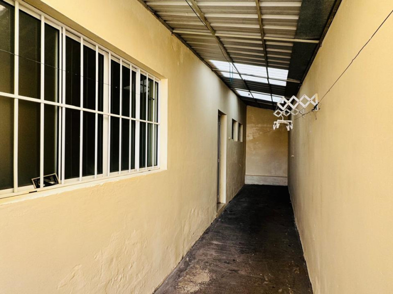 CASA COM 2 DORMITORIOS