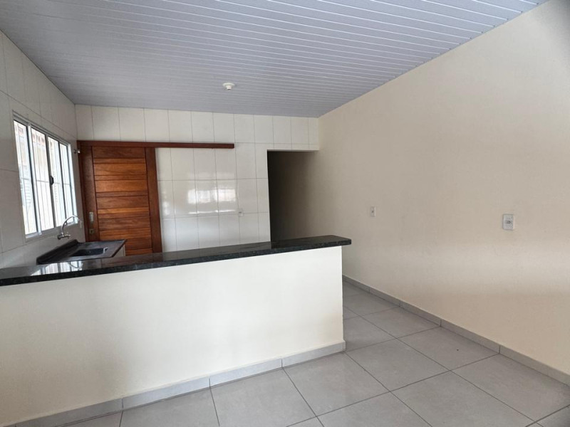 CASA COM 2 DORMITORIOS