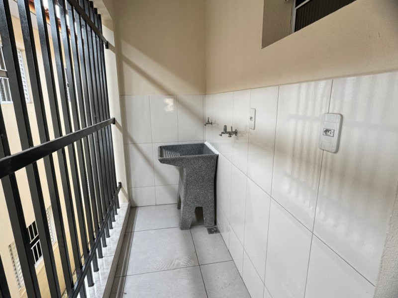 CASA COM 2 DORMITORIOS