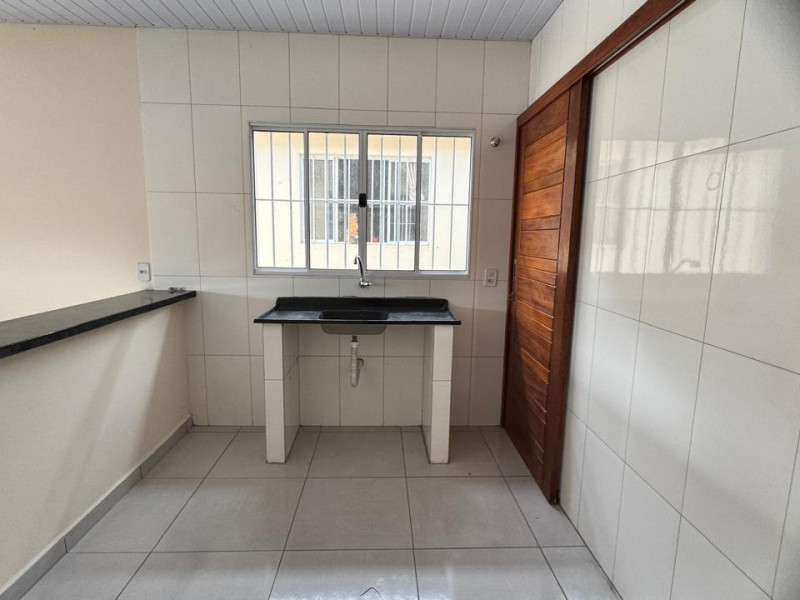 CASA COM 2 DORMITORIOS