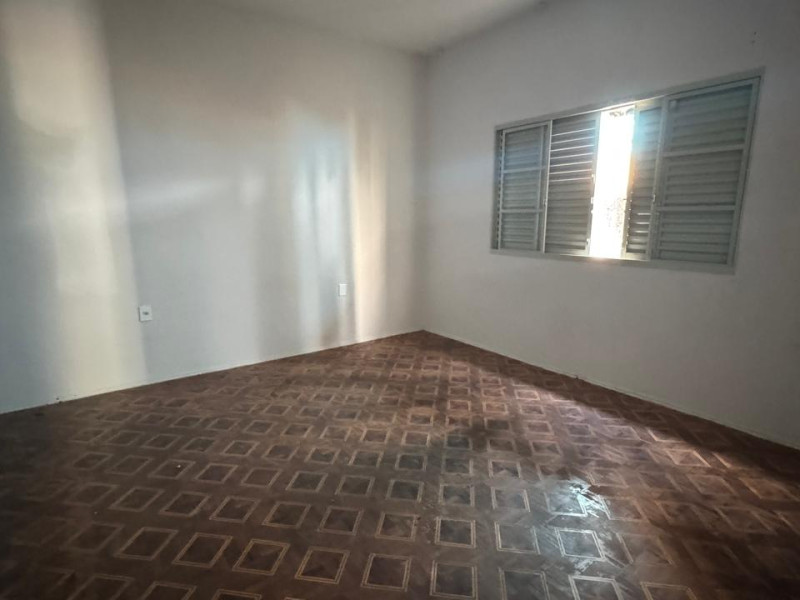 CASA COM 2 DORMITORIOS