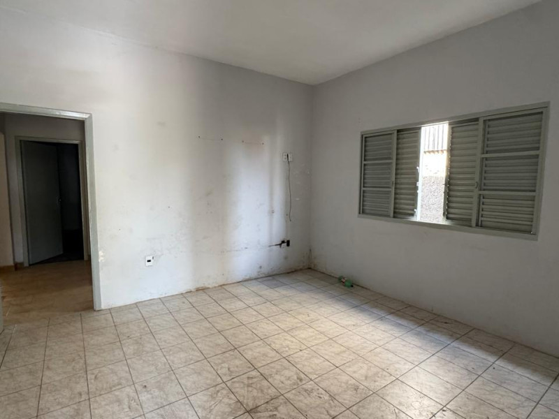 CASA COM 2 DORMITORIOS