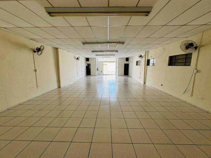 LOCAÇÃO SALÃO COMERCIAL 