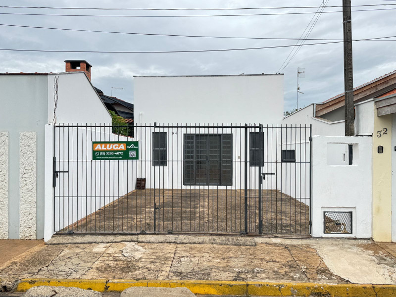 CASA COM 2 DORMITORIOS