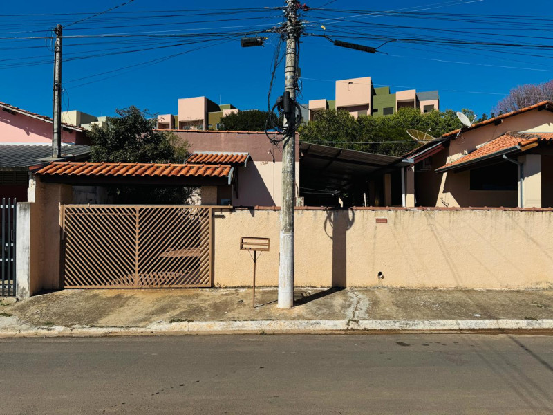 CASA COM 1 DORMITORIO