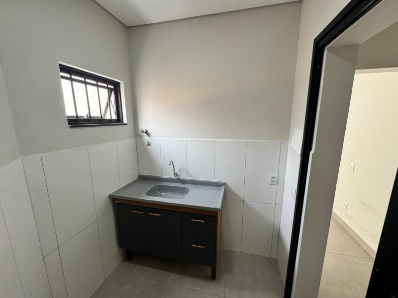 SALA COMERCIAL PRAÇA JOB SALTO 50M2