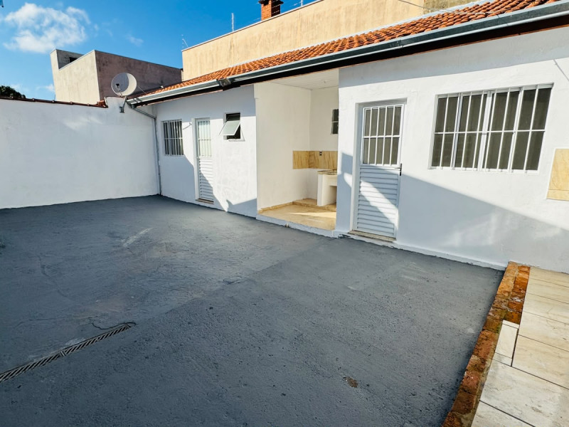 CASA COM 4 DORMITORIOS