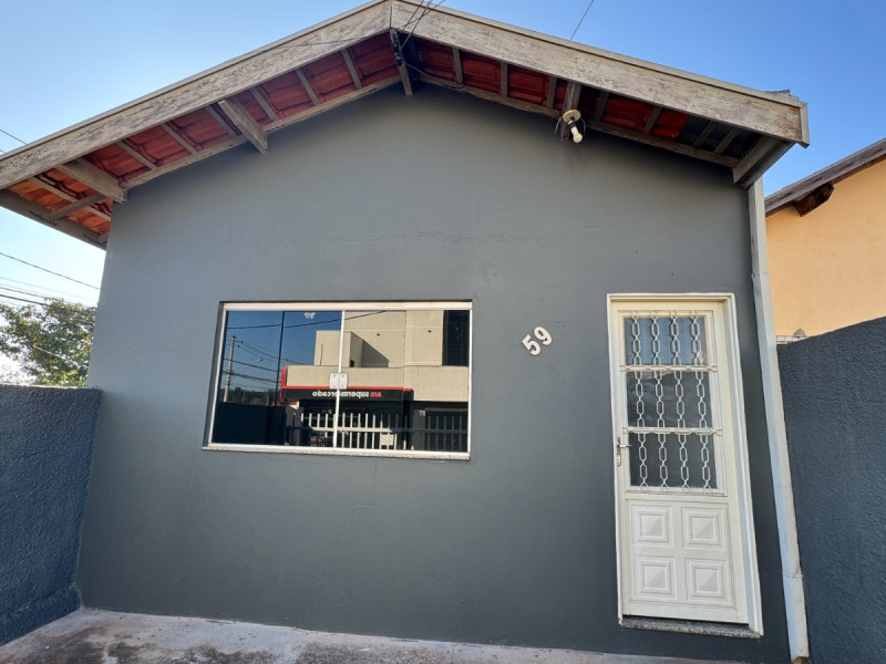 CASA COM 2 DORMITORIOS