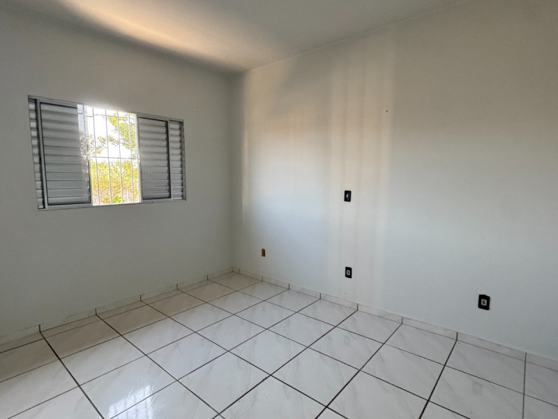CASA COM 2 DORMITORIOS